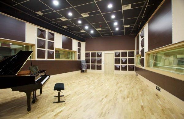 Dolly Media Studio - sound isolation and acoustics