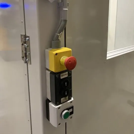 Soundproofing of Noisy Machine in Industrial Hall – BOGE Elastmetall