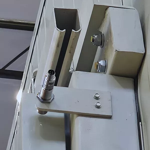 Soundproof Cabin for a Noisy Machine