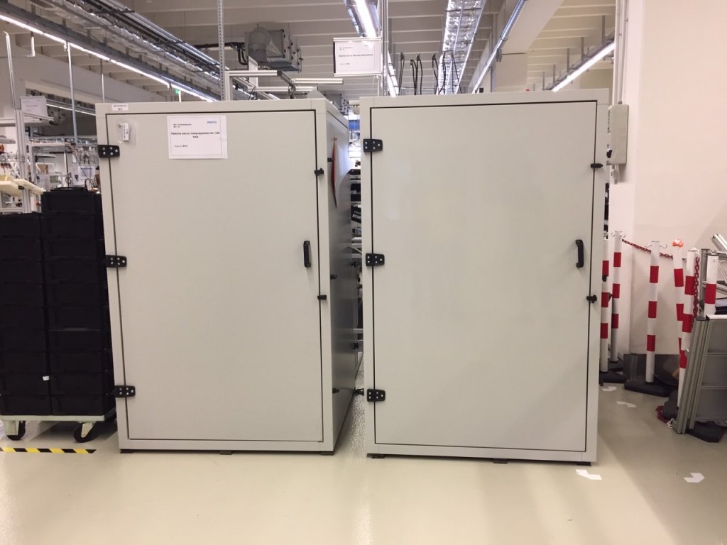 Machine soundproofing in a production hall, FESTO