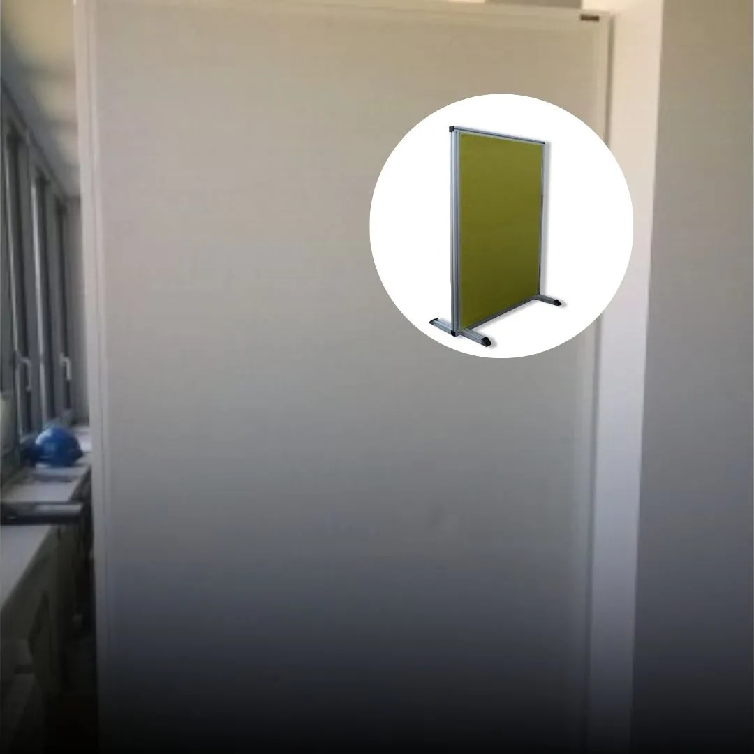 Аcoustic screen in an office with reverberation