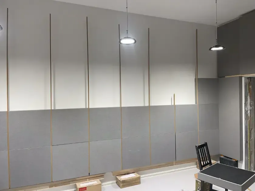 Echo reduction in instrument rooms at VŠMU