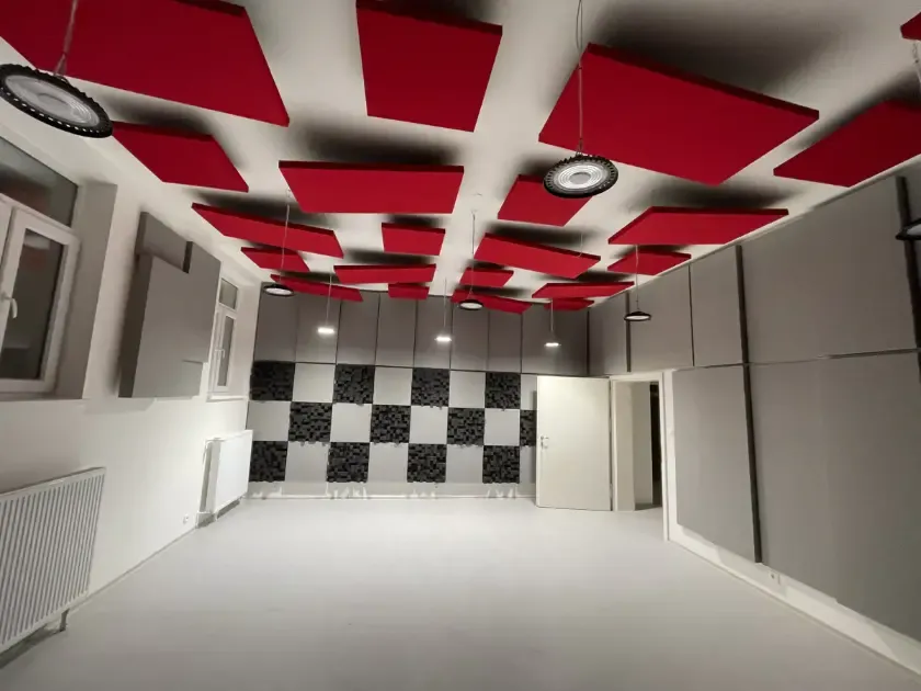 Echo reduction in instrument rooms at VŠMU
