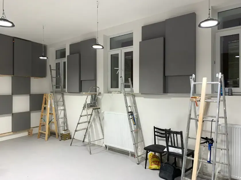 Echo reduction in instrument rooms at VŠMU