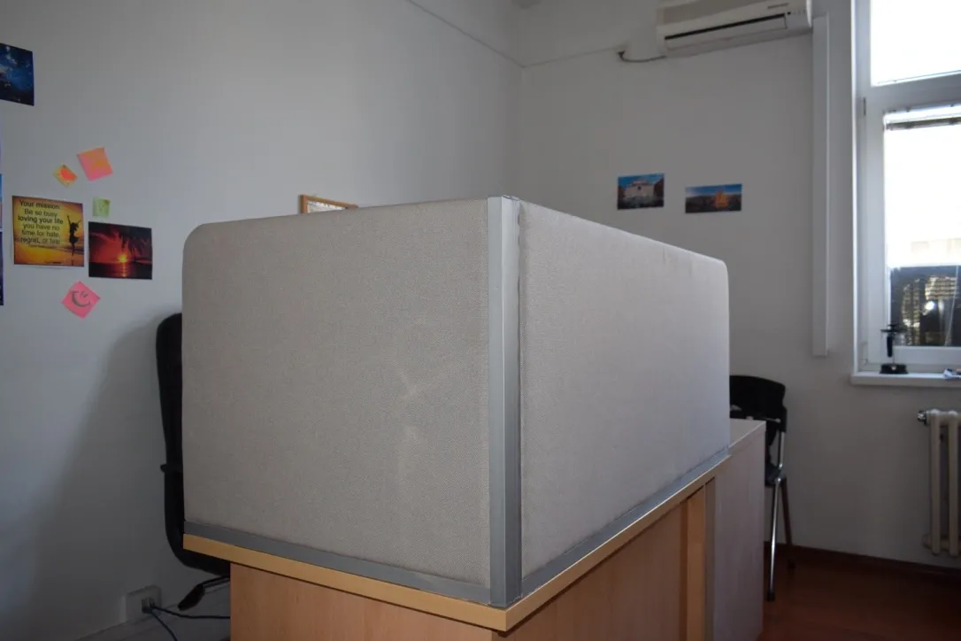 Atendia - design and production of noise reduction desk separators
