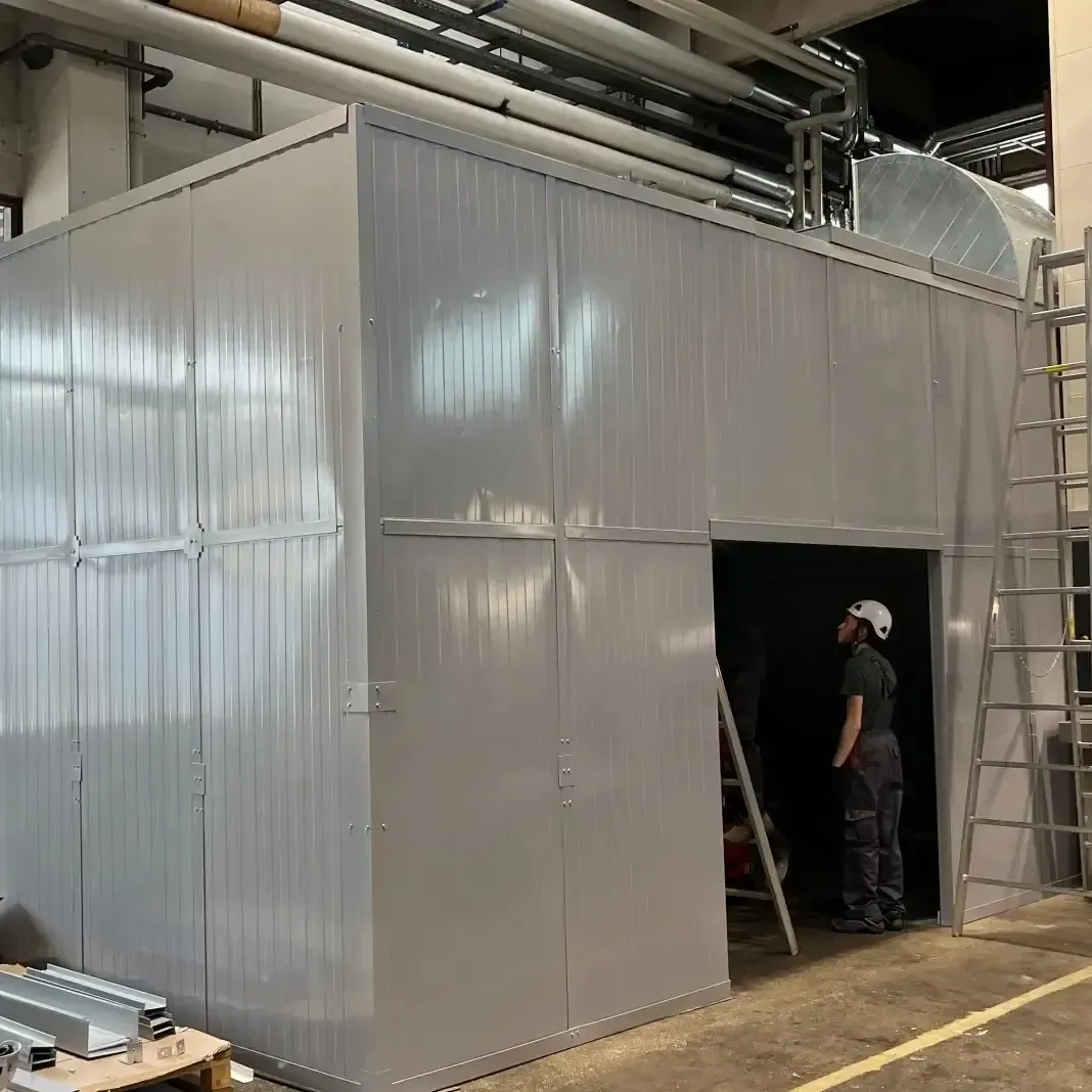 Soundproof enclosure in a railway tracks plant