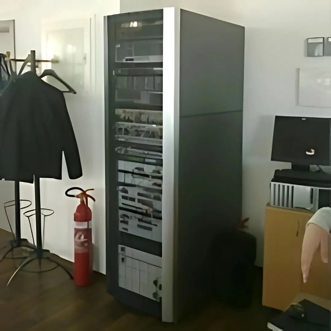 Soundproofing box for a noisy server