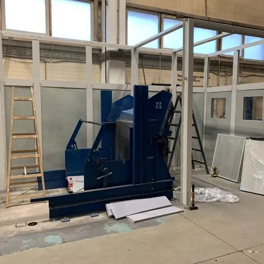 Soundproofing of Noisy Machine in Industrial Hall – BOGE Elastmetall