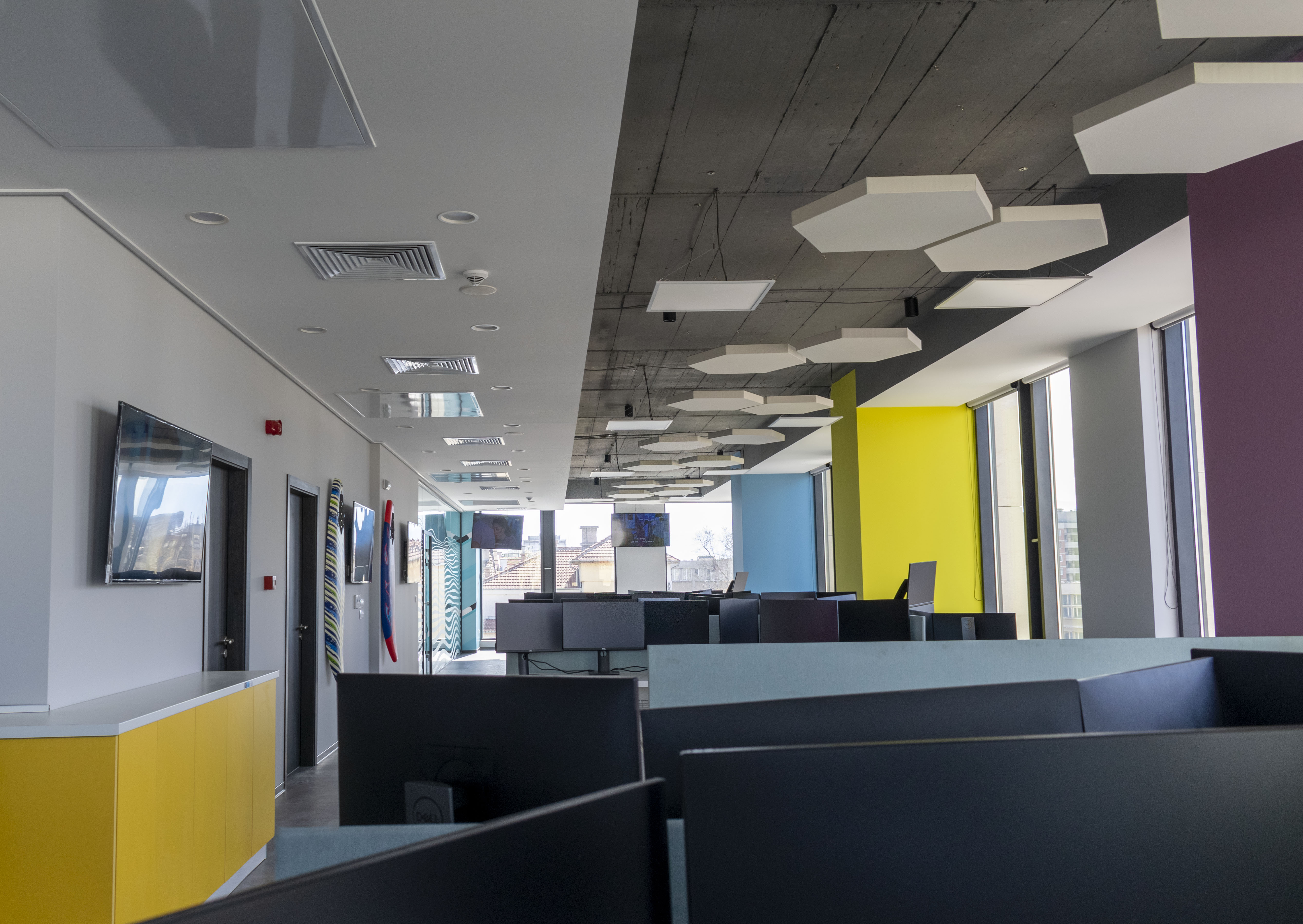 Acoustic baffles an IT office