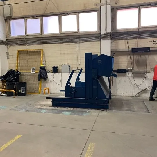 Soundproofing of Noisy Machine in Industrial Hall – BOGE Elastmetall